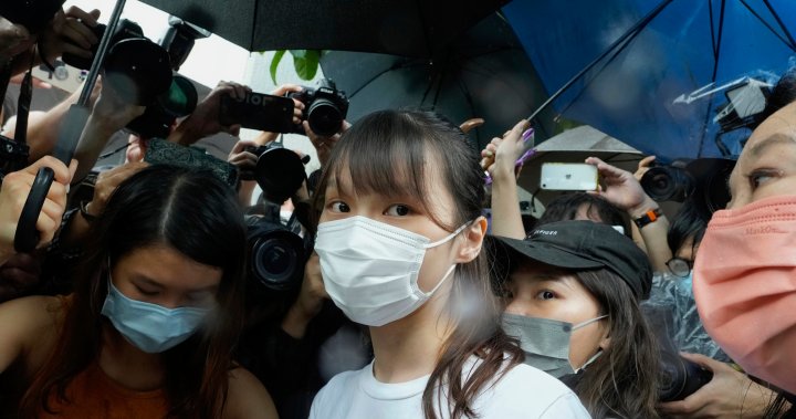 Хонконгската активистка Агнес Чоу казва, че усеща тактиката за сплашване на територията в Канада