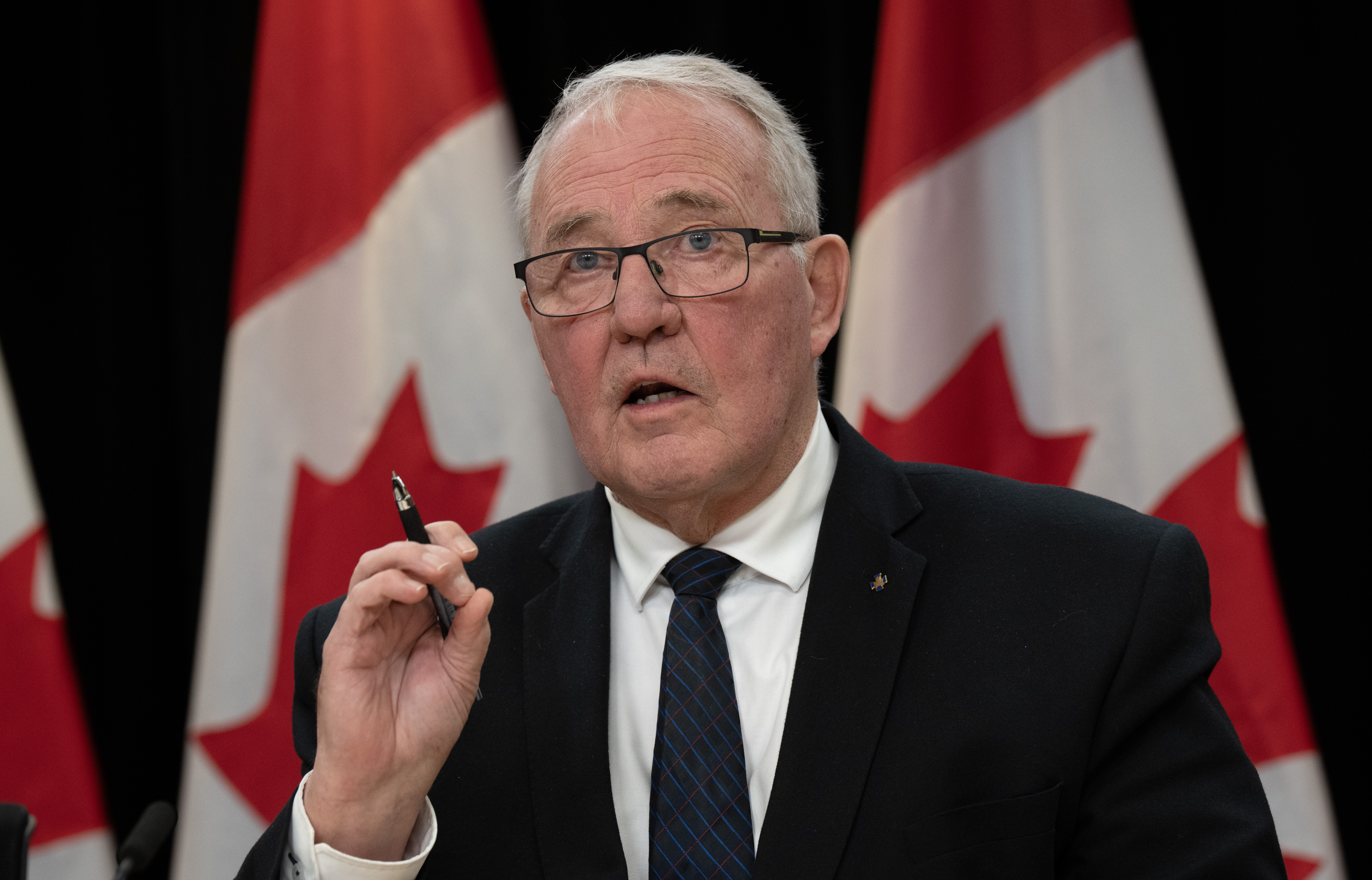 Министърът на отбраната Бил Блеър назначи в сряда борда който