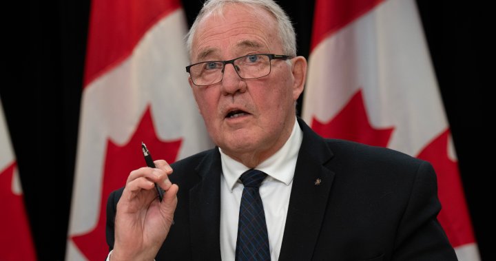 Блеър назначи съвет за преглед на канадския военен колеж на фона на кризата със сексуалното поведение