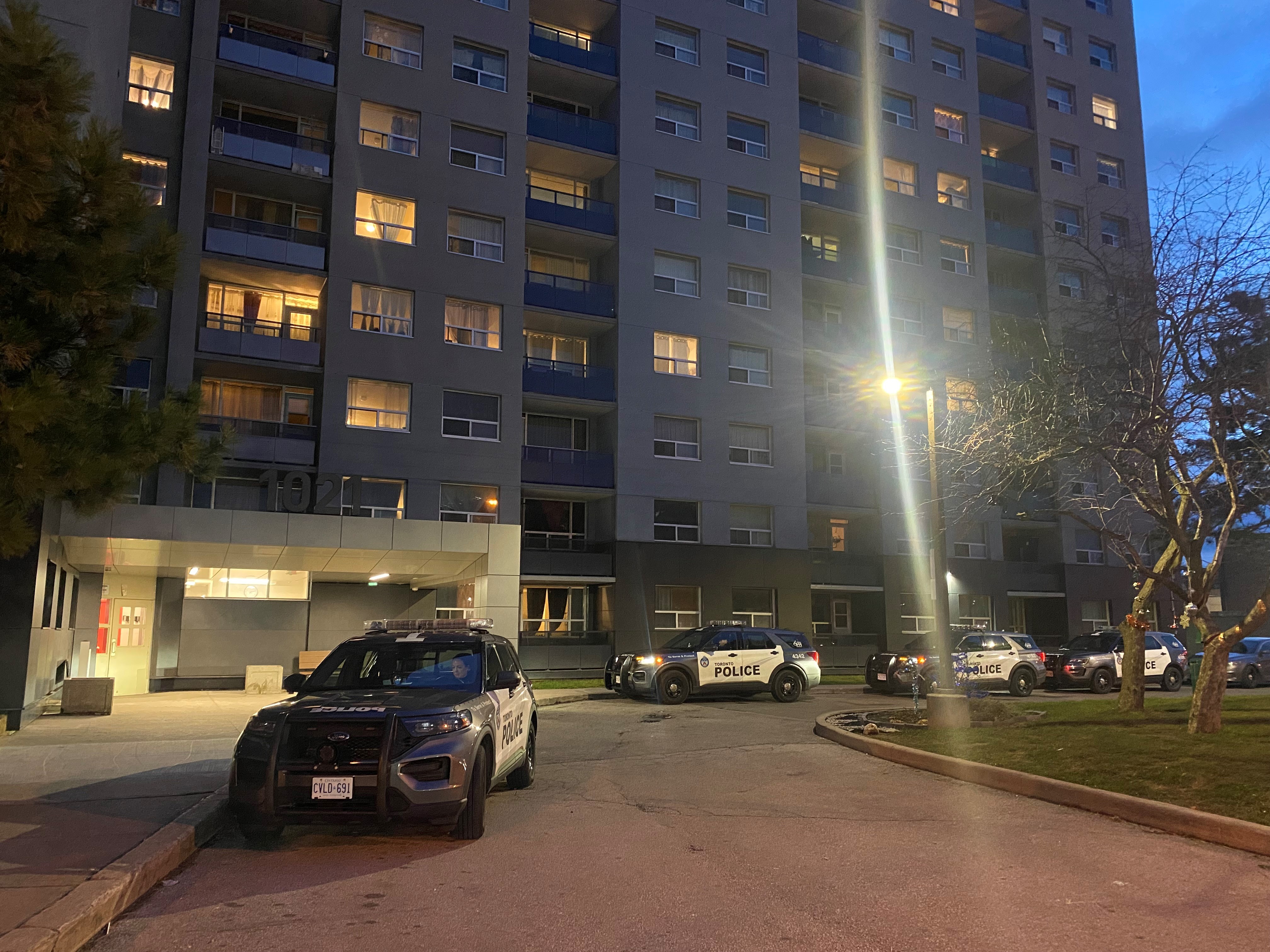 Stabbing at Scarborough apartment building sends woman to hospital