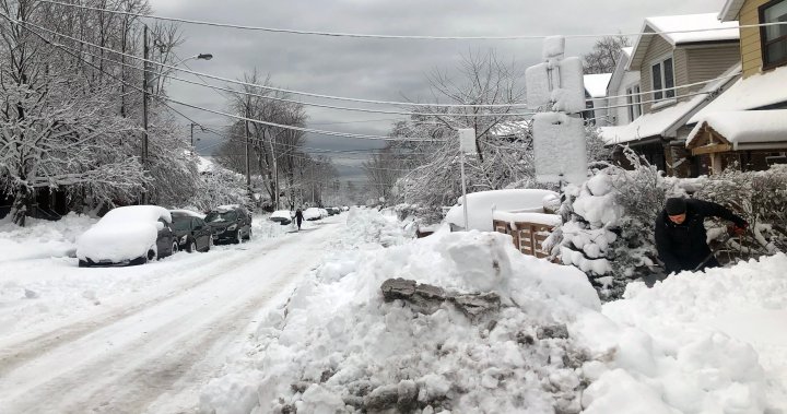 Сняг ще удари Торонто, предизвиквайки страхове от потенциално разхвърляно пътуване до работното място