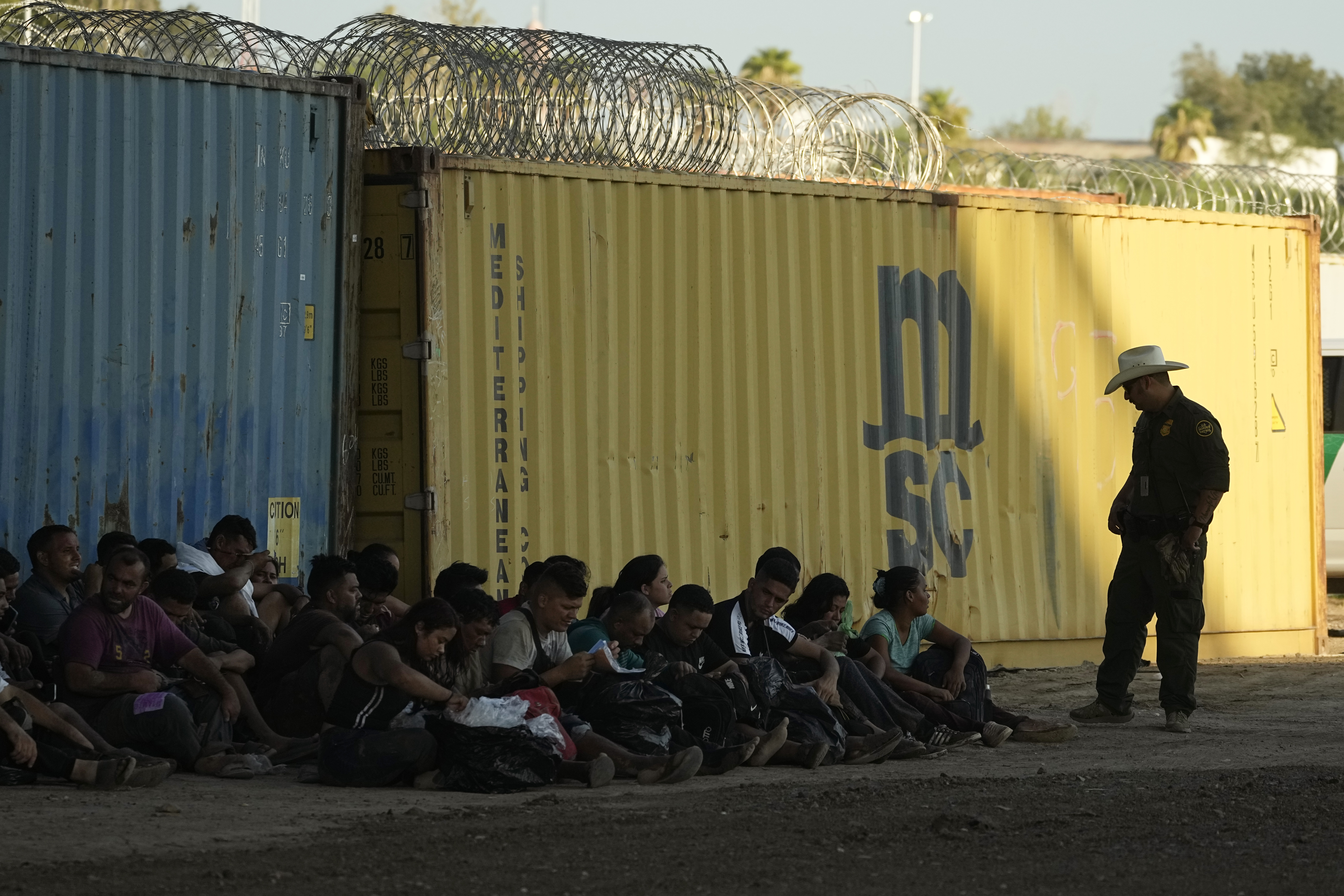 Texas governor signs bill that makes illegal border crossings a state crime