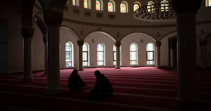 МОНРЕАЛ — Мюсюлманска група организира посещения на джамии в цяла