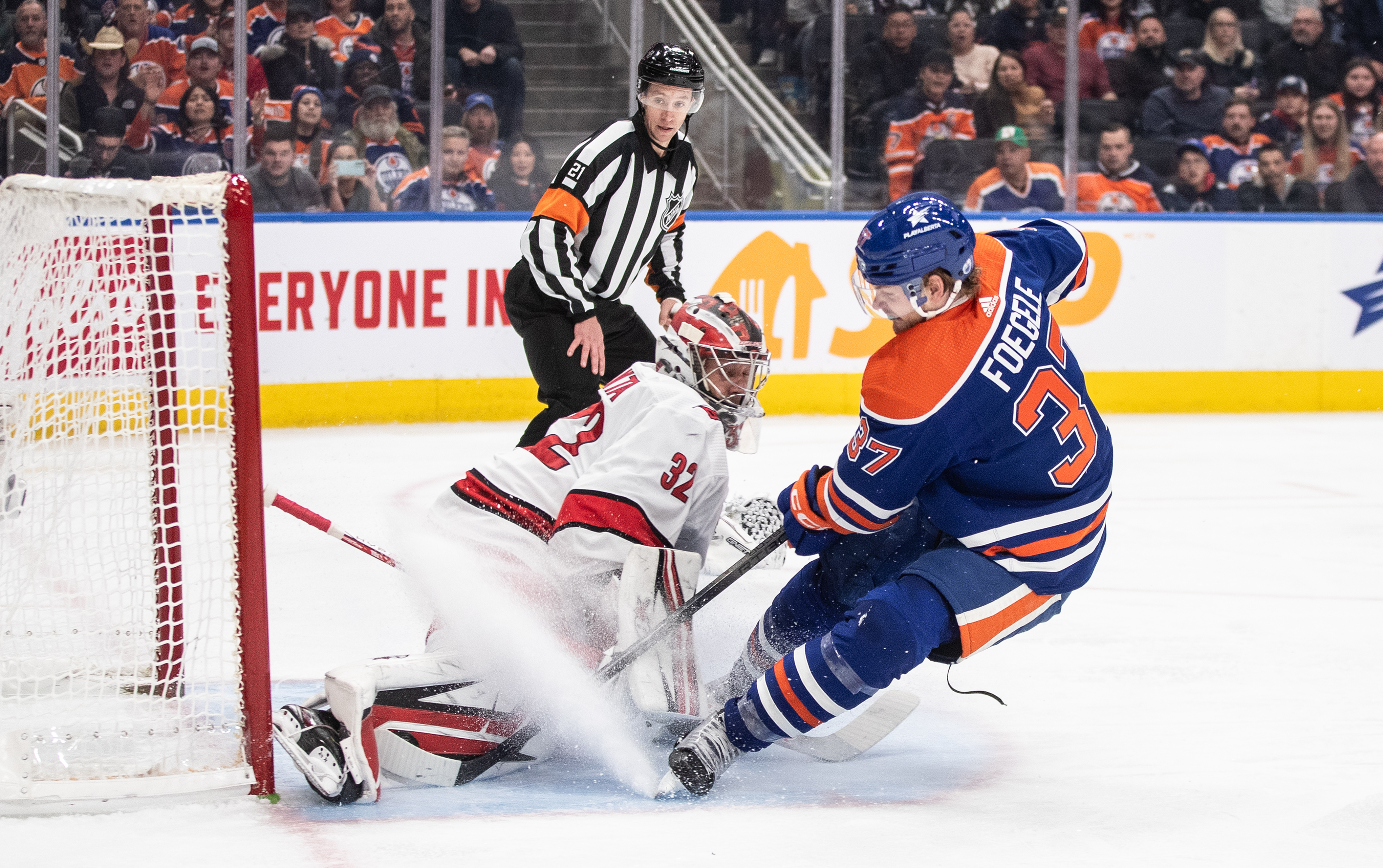 Зак Хайман записа втория си хеттрик за сезона когато Едмънтън