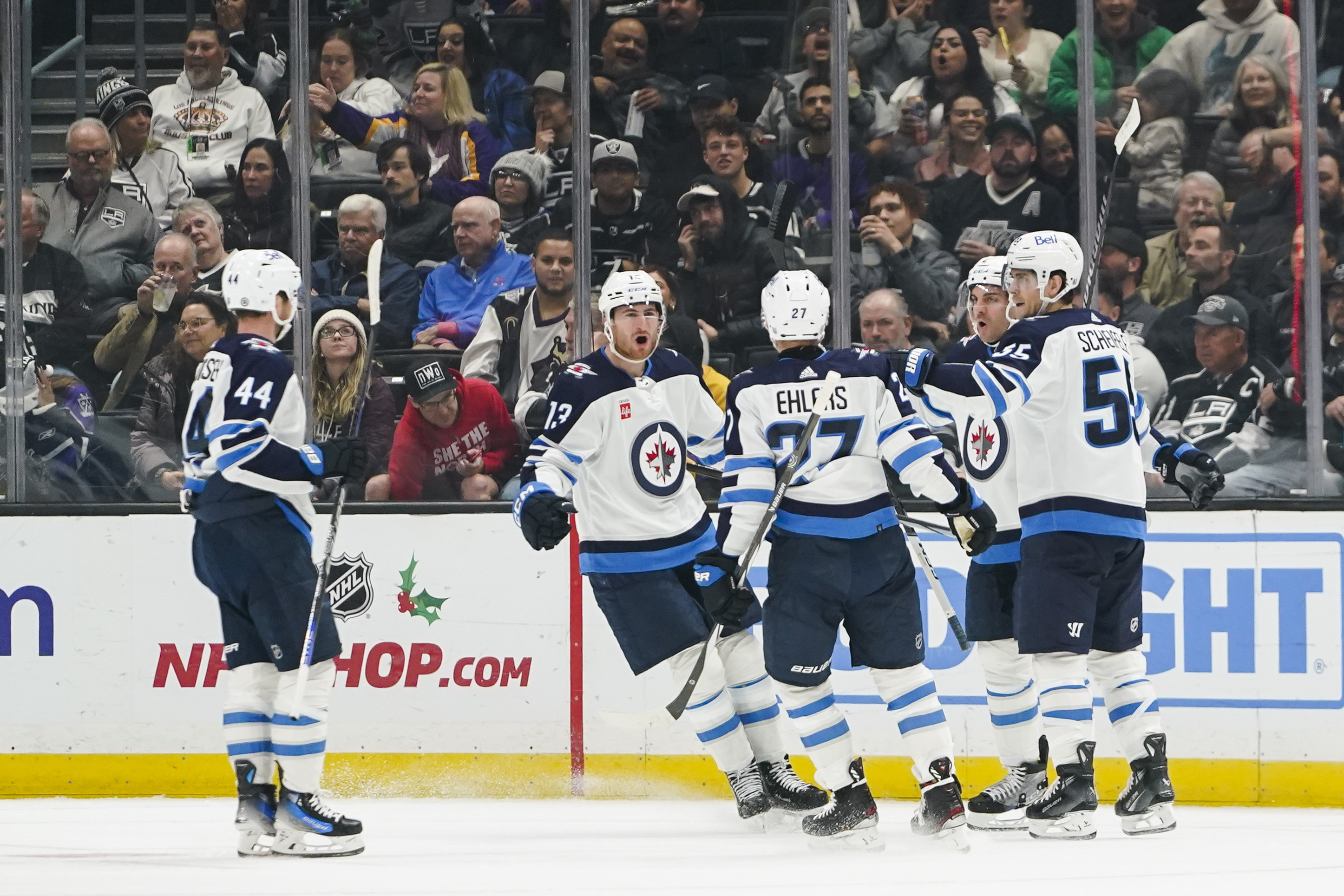 С Кайл Конър отстранен за 6 8 седмици Winnipeg Jets се