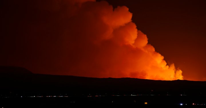 Вулканът Рейкянес в Исландия изригна след седмици активност, евакуации