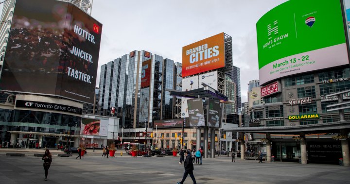 Торонто се съгласява да преименува площад Yonge-Dundas Square и други градски активи