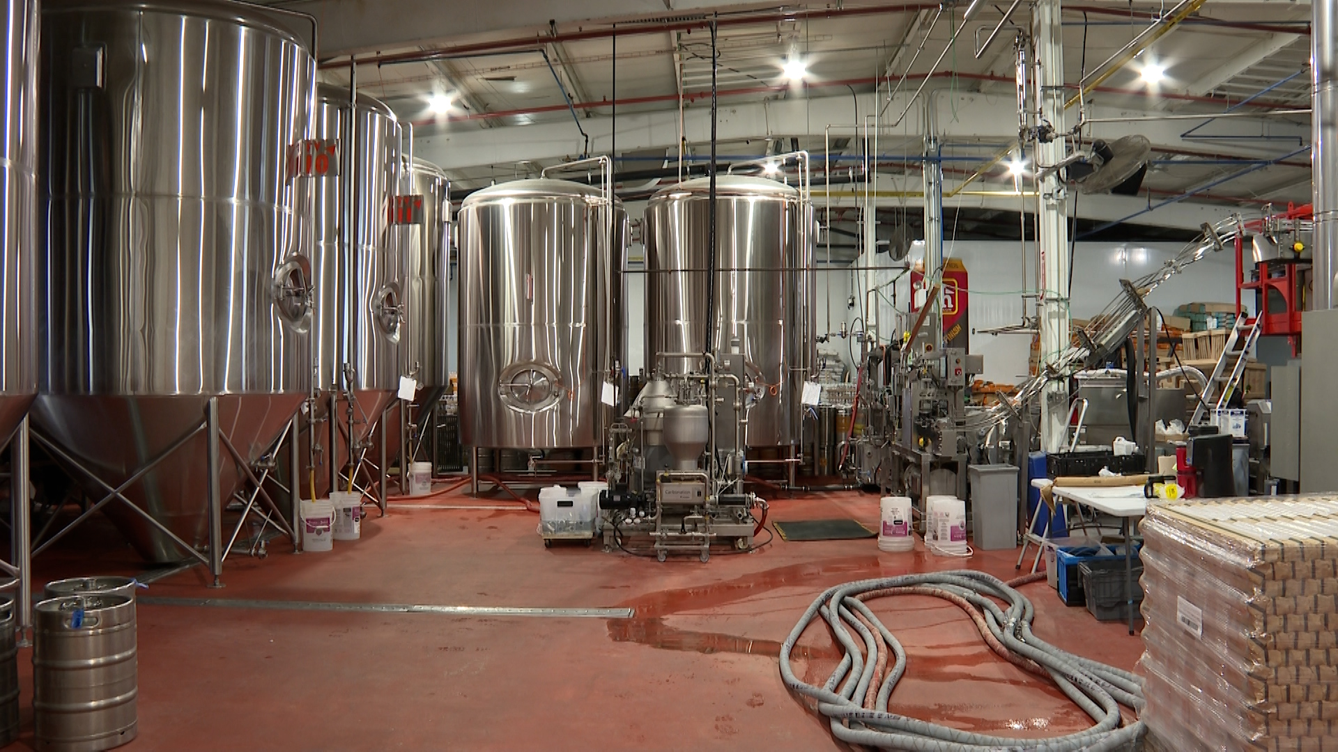 Продажбите на алкохол в Онтарио ще се разширят до повече