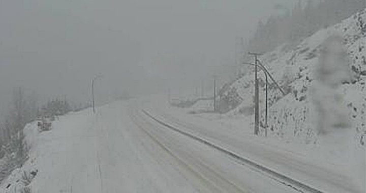 Предупрежденията за снеговалеж продължават за Coquihalla, магистрала 3