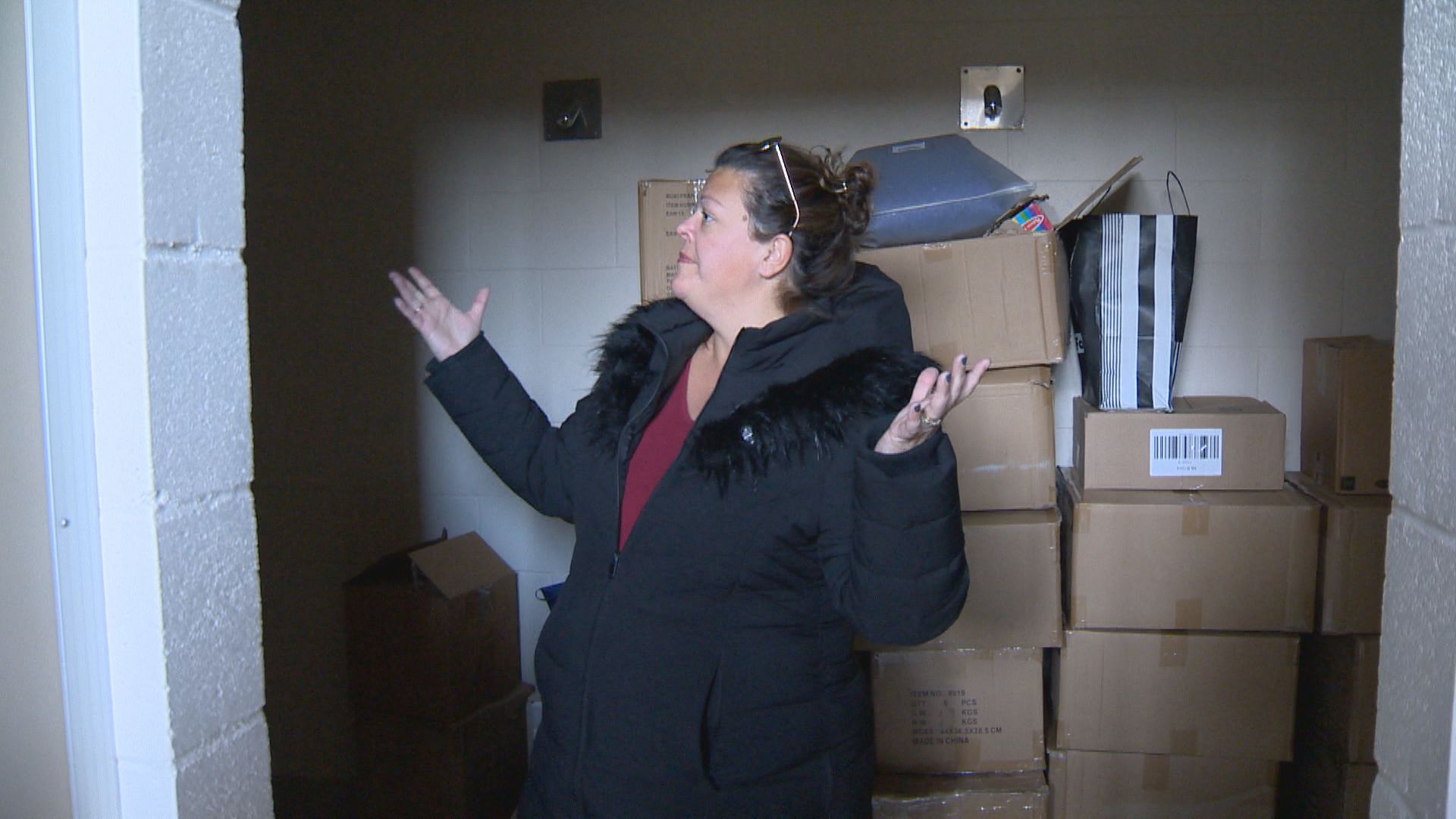 Кристи Уестлейк се тревожи че съблекалнята в социалния център l Île Bizard–Sainte Geneviève