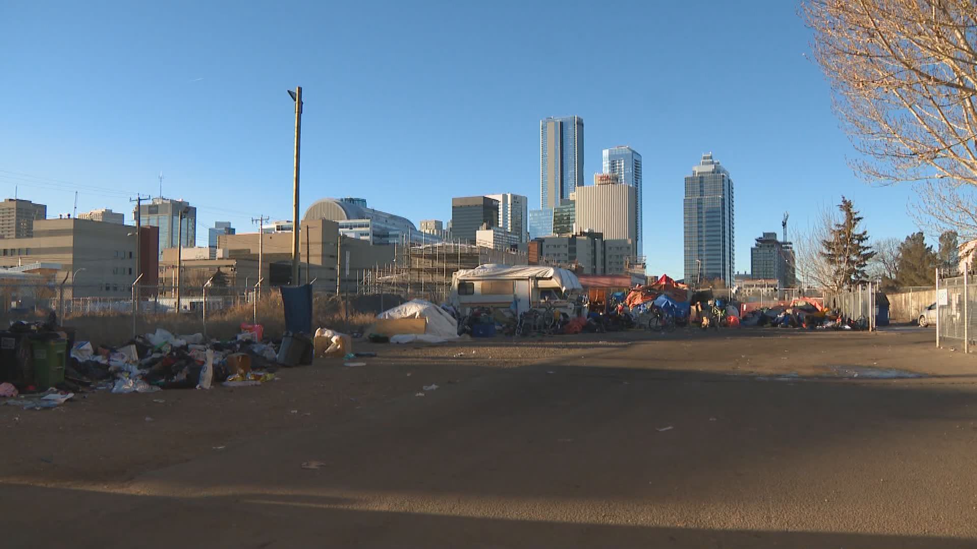 Усилието за премахване на няколко лагера за бездомни в Едмънтън