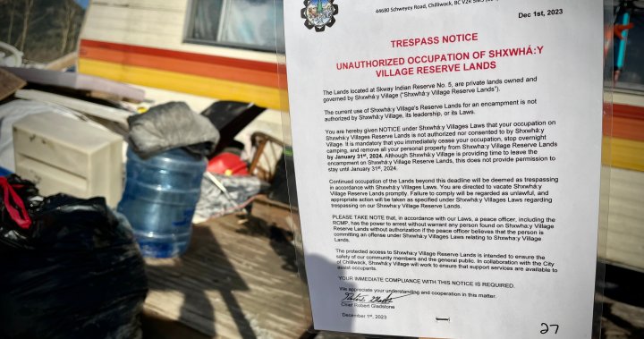 На жителите на лагера за каравани Chilliwack е наредено да направят път за защита от наводнения