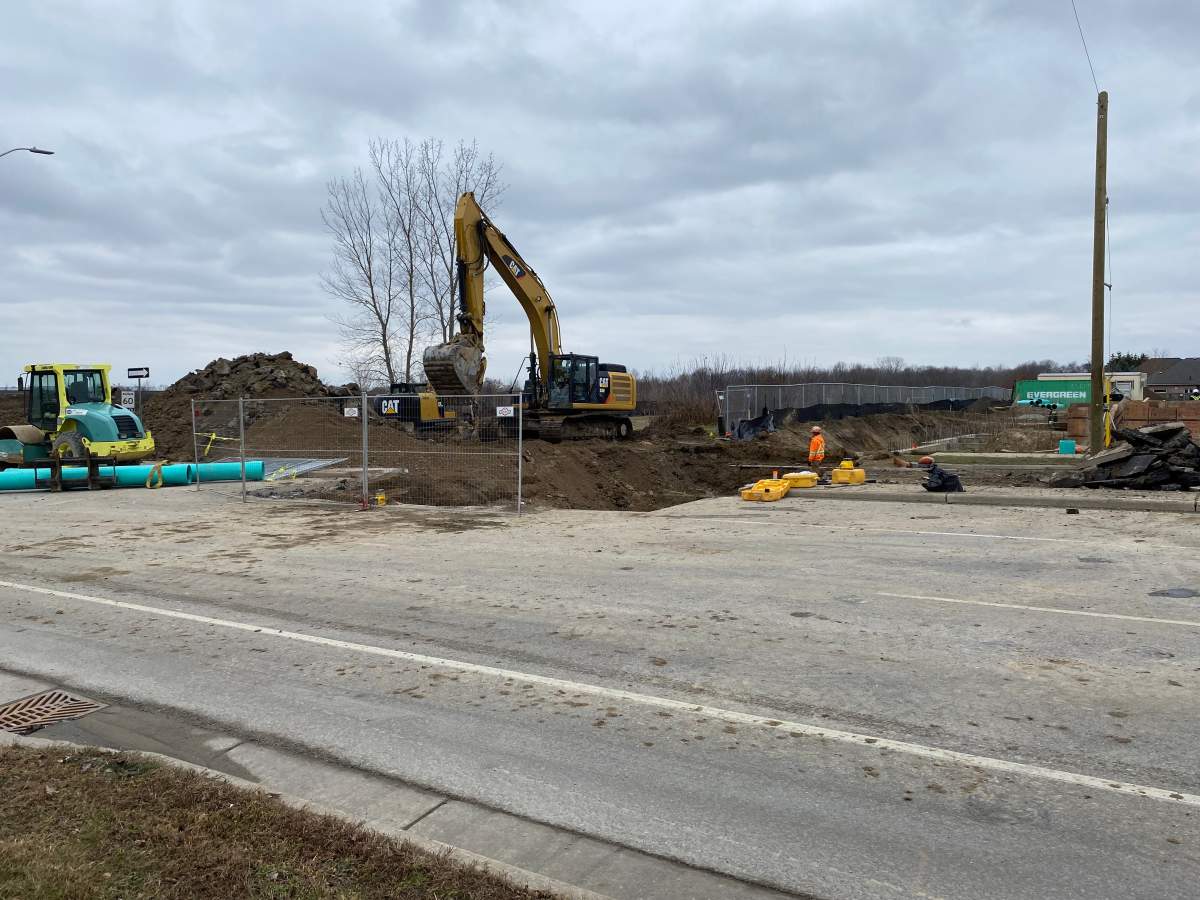 ‘Came with zero warning’: Partial Hyde Park Road closure causes disruptions in west London, Ont. - image