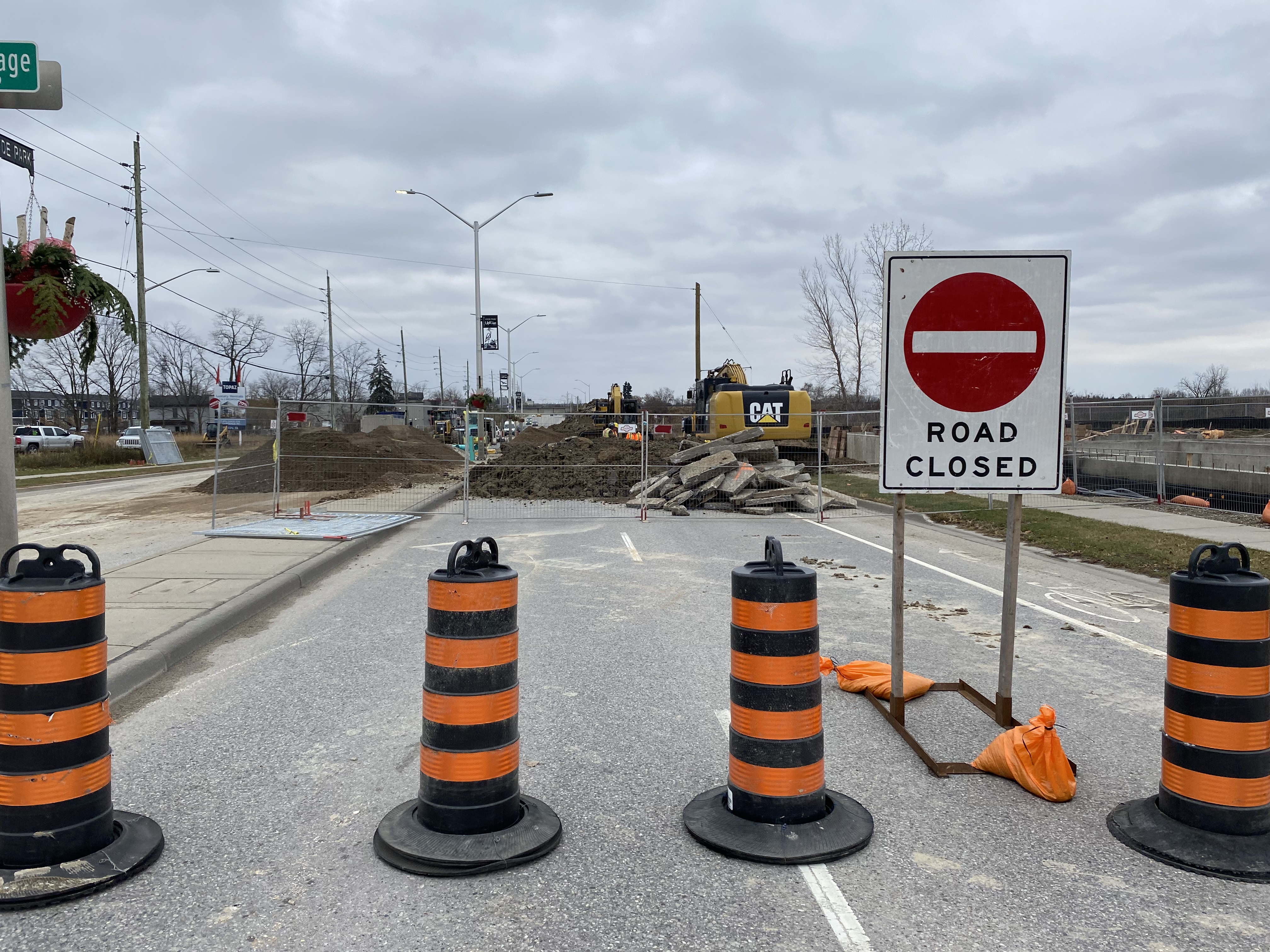 Came with zero warning Partial Hyde Park Road closure causes