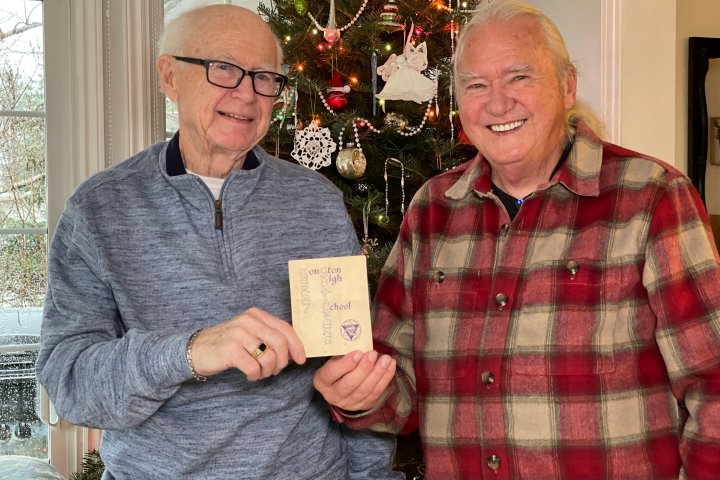 New Brunswick friends exchange the same Christmas card for 62 years