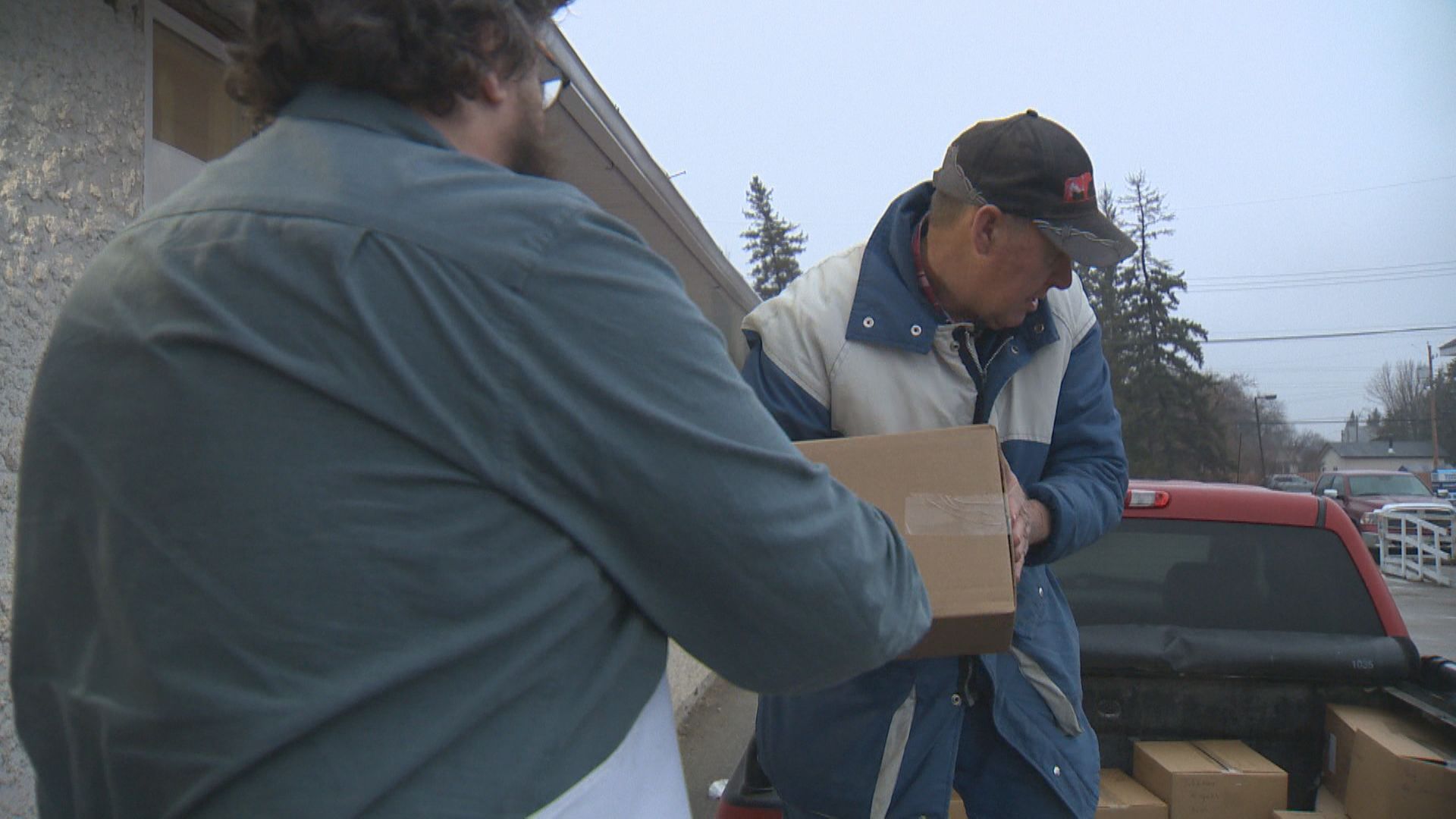 Buying directly from the farmer: How Manitobans are looking to cut back on expenses