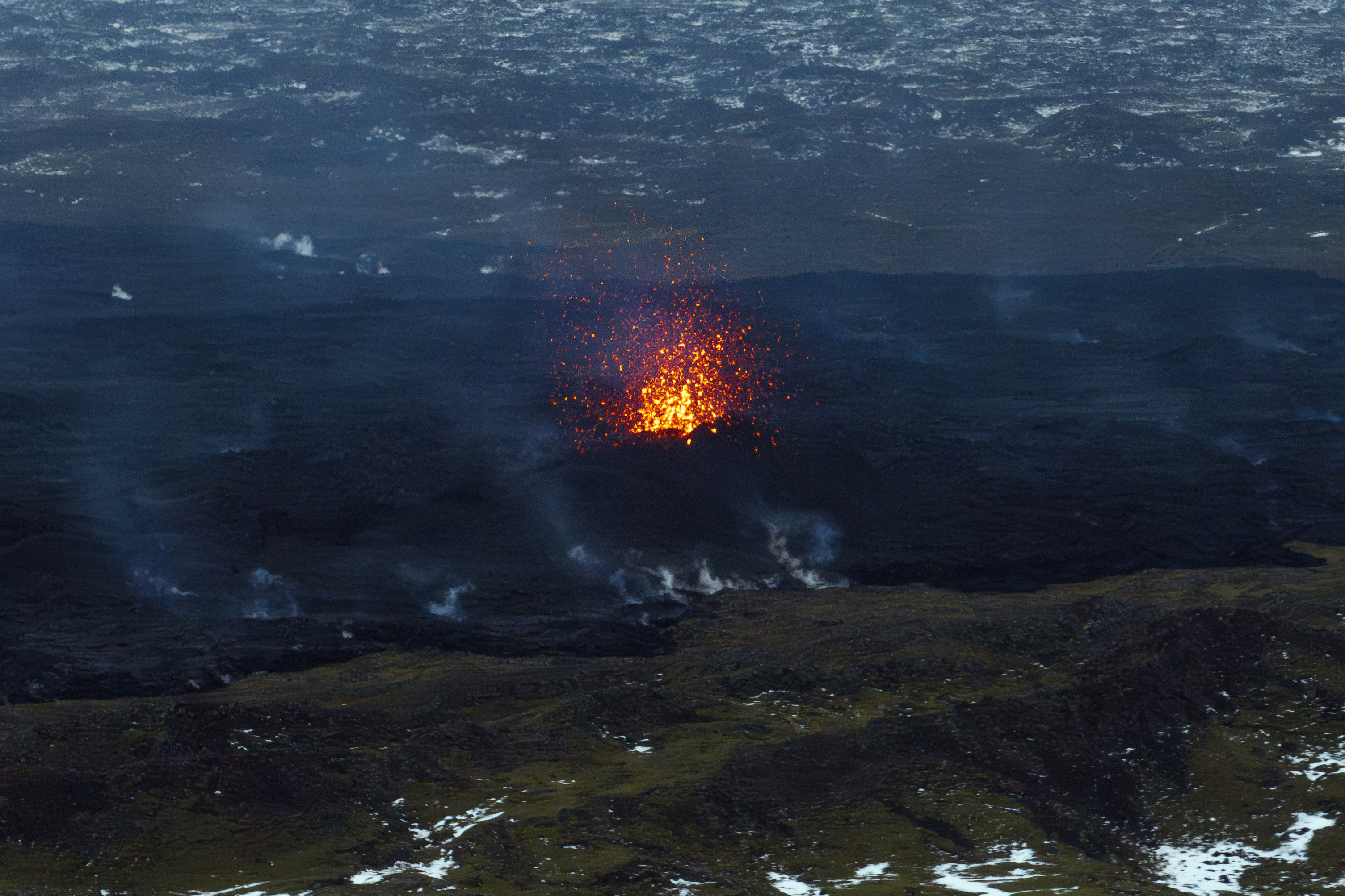 Потоците лава от вулкан който изригна тази седмица в Исландия