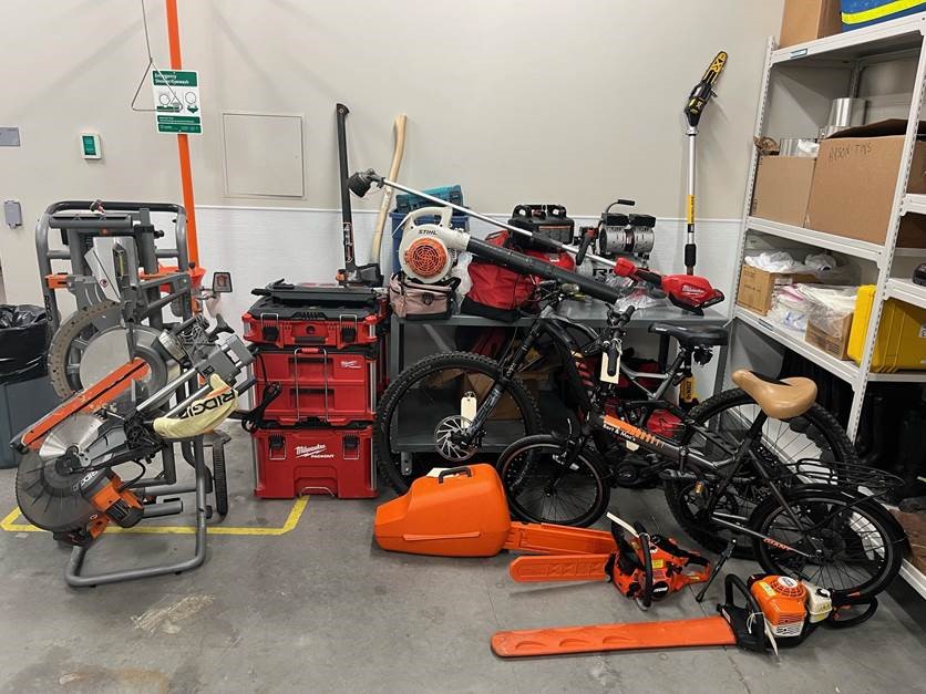 Трима души са били арестувани в четвъртък казват от полицията