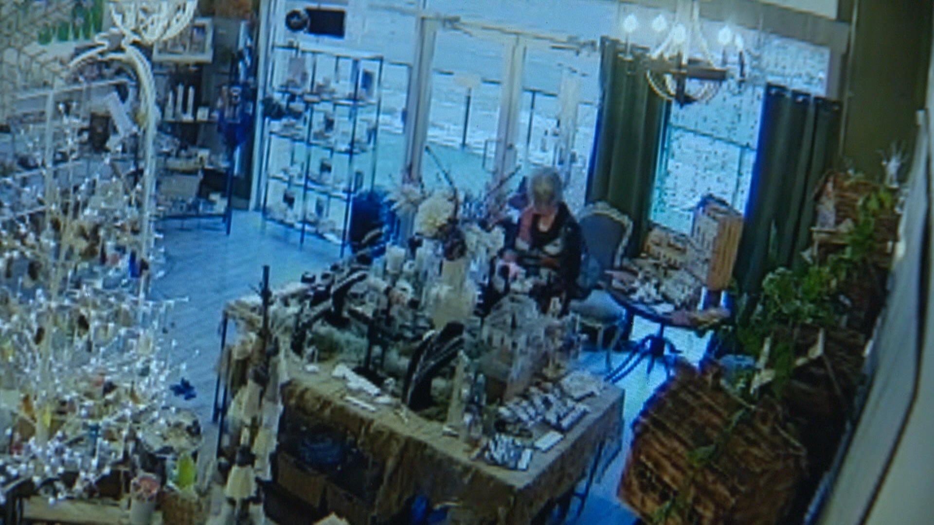 Собственик на малък бизнес в Британска Колумбия след като прегледа