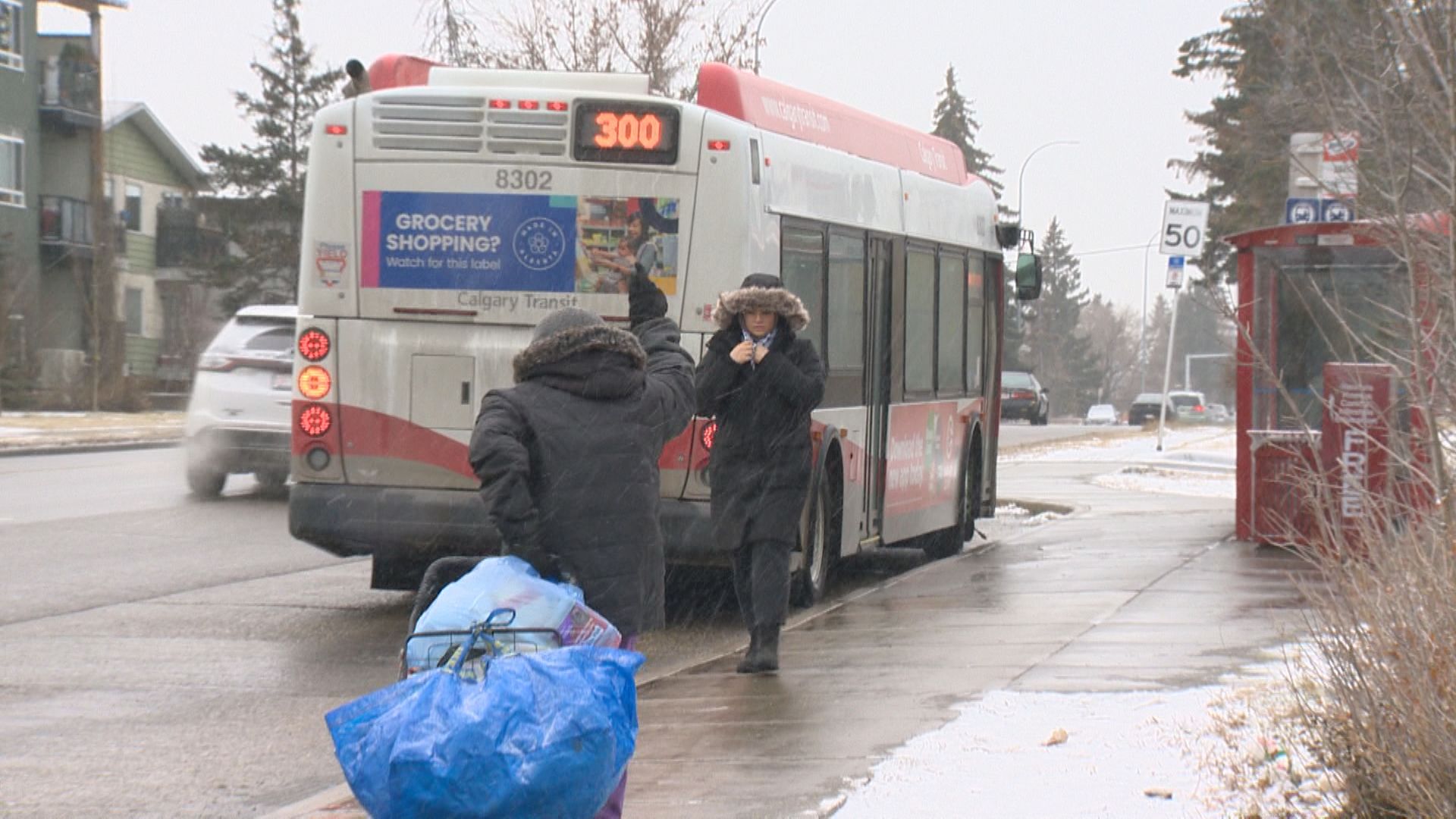 За първи път Calgary Transit използва своите снежни обиколни маршрути