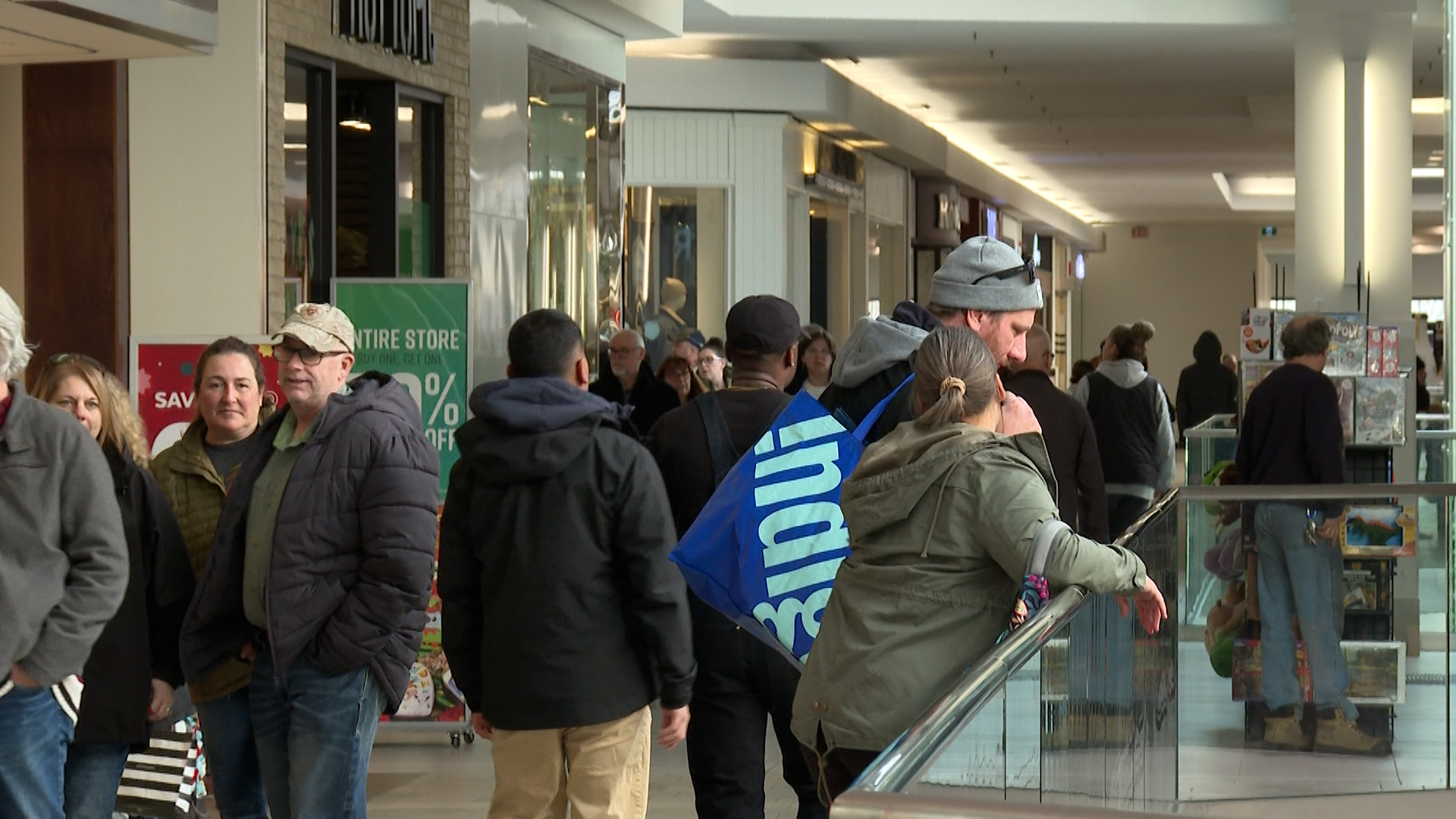 Kingston, Ont., shoppers getting set for holidays