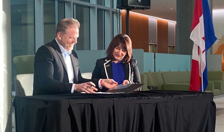 Алберта подписа тригодишно споразумение на стойност 1 06 милиарда долара с