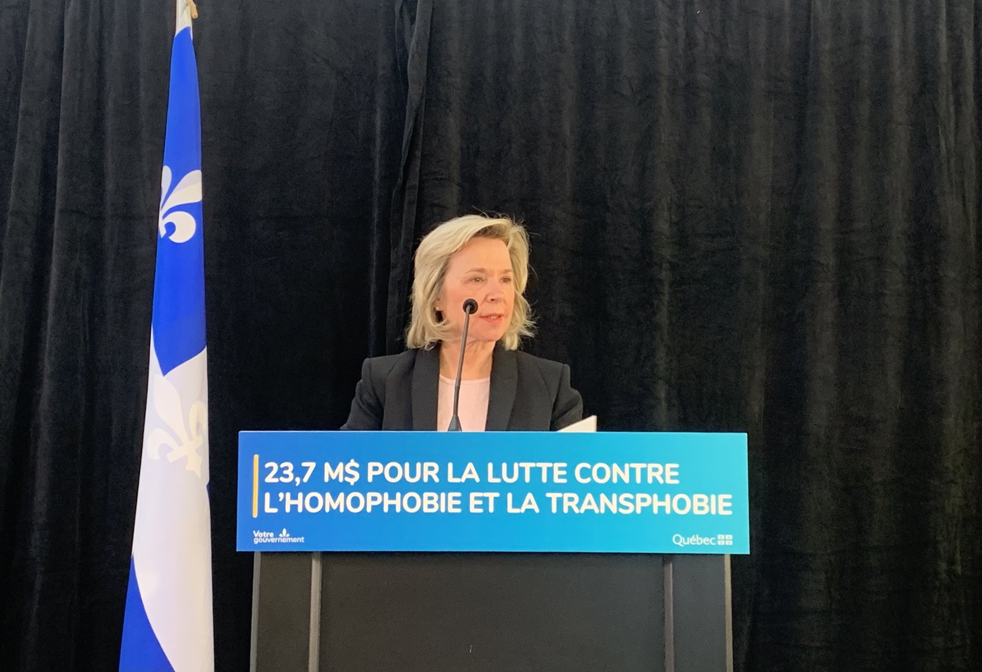Правителството на Квебек разкри своя план за борба с трансфобията