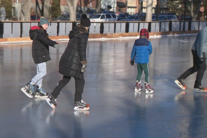 ‘Lots of fun’ as outdoor rink opens in Saskatoon before Christmas