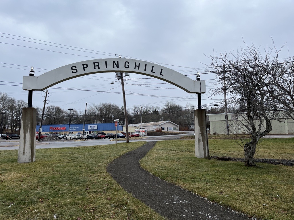 Селска общност в Нова Скотия търси отговори след като двама