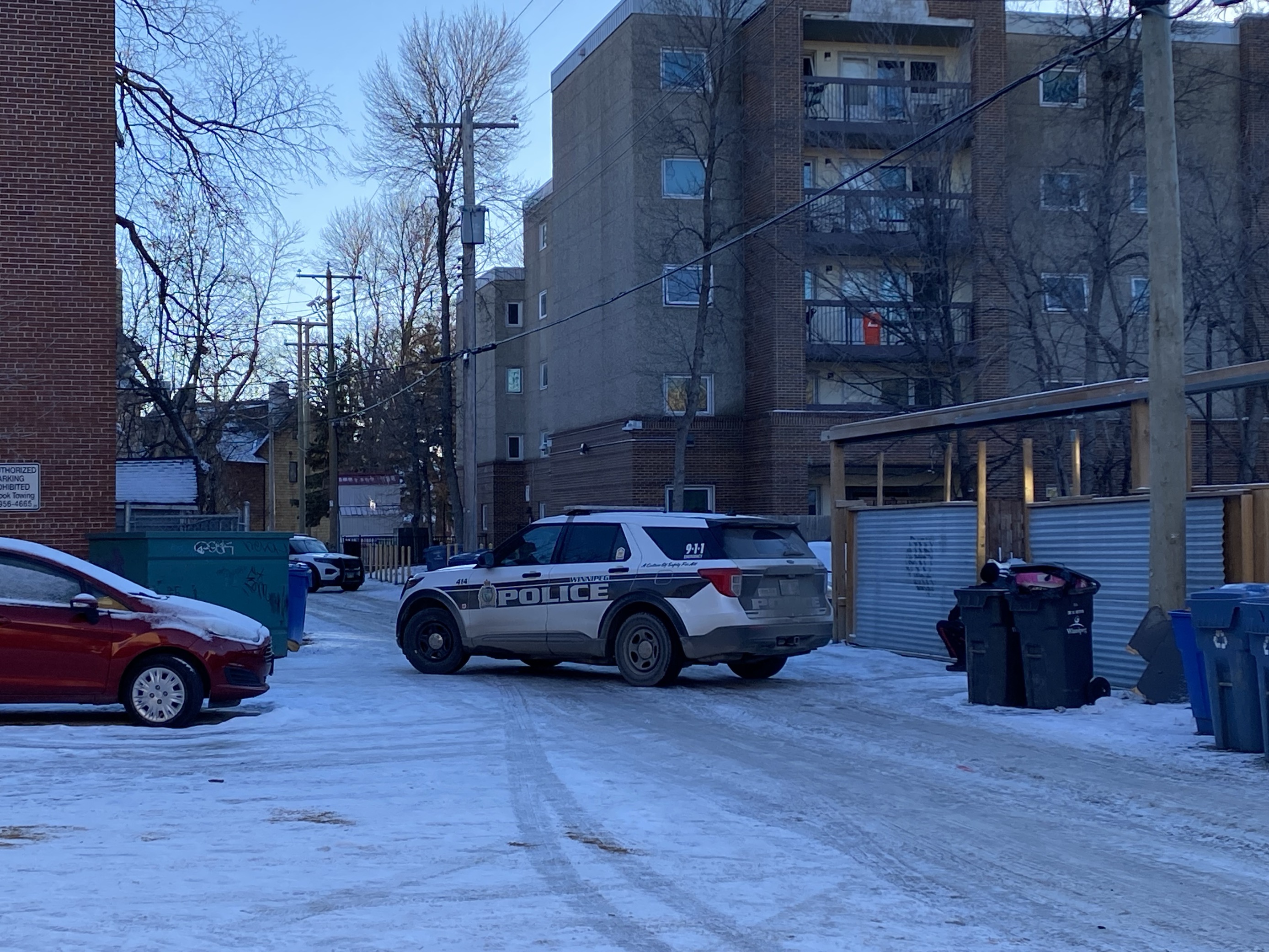Winnipeg police fatally shoot suspect in Furby Street hostage-taking