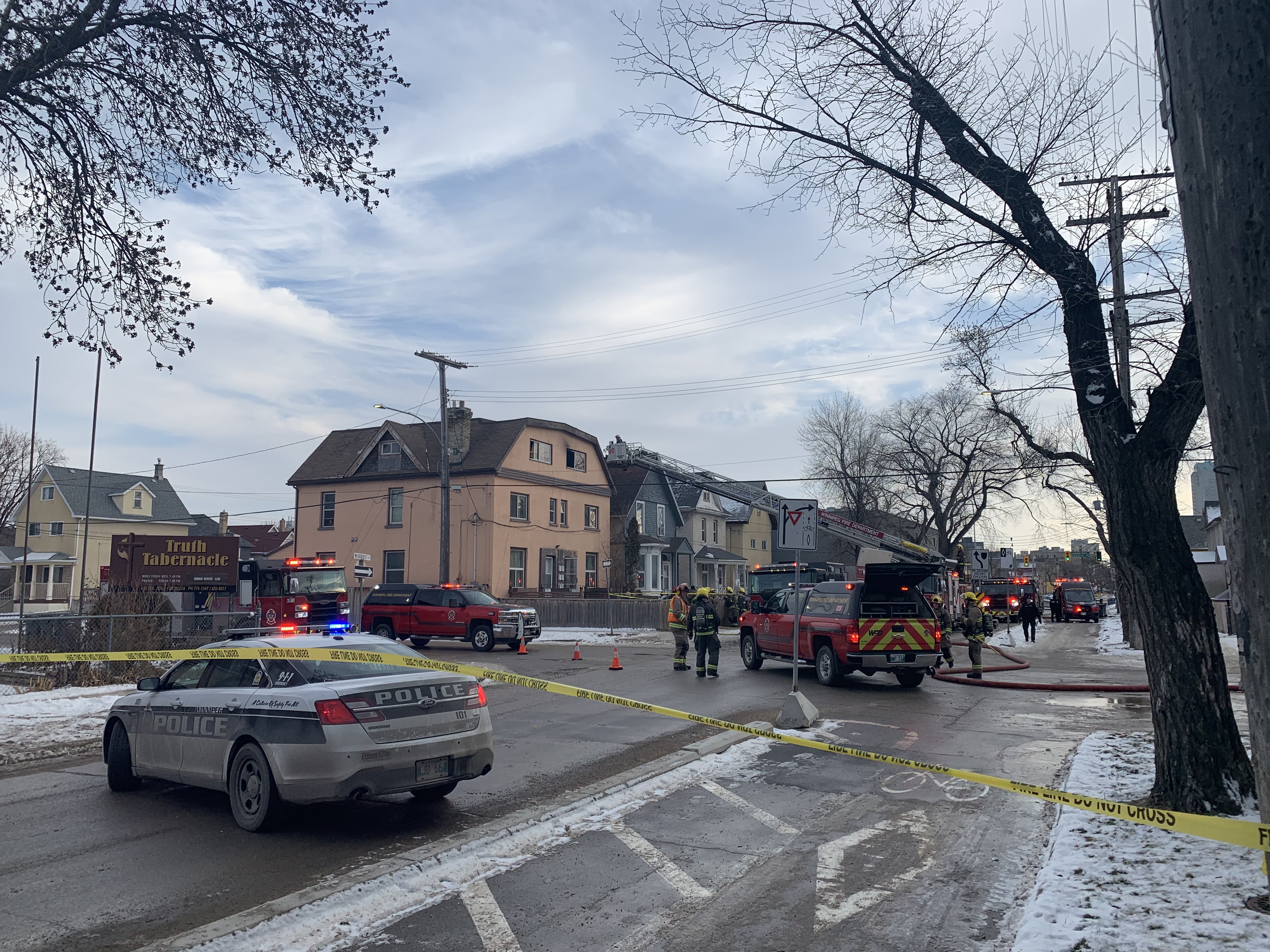 Пожар избухва в района на Макдермот и Джуно което води