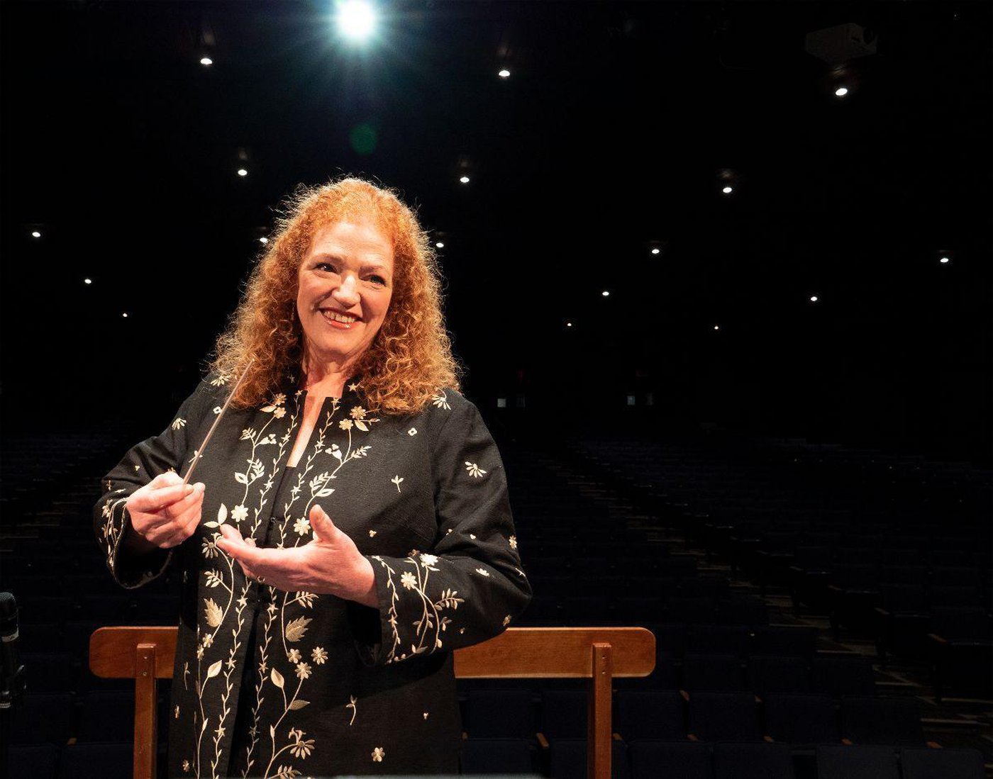 Розмари Томсън е изхвърлена от Симфоничния оркестър на Оканаган —