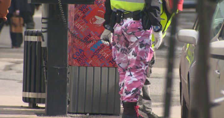 Полицаи от Sûreté du Québec SQ ще носят камуфлажни панталони