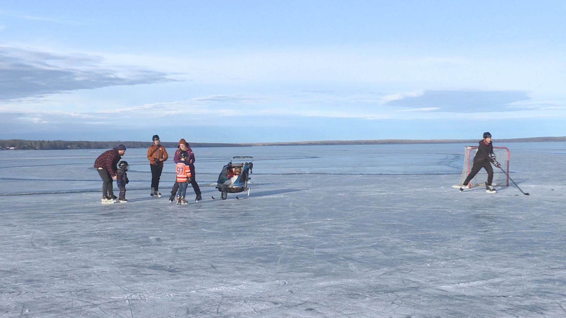 ‘Stay vigilant’: Warm weather in Alberta making ice conditions unpredictable