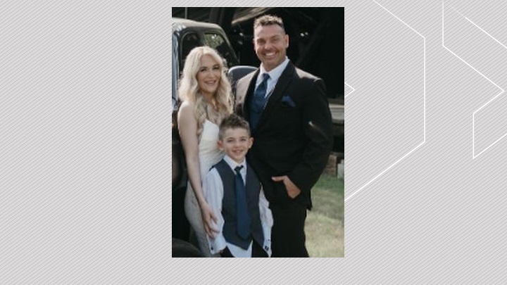 RCMP в Алберта иска съвети от обществеността докато търсят тричленно