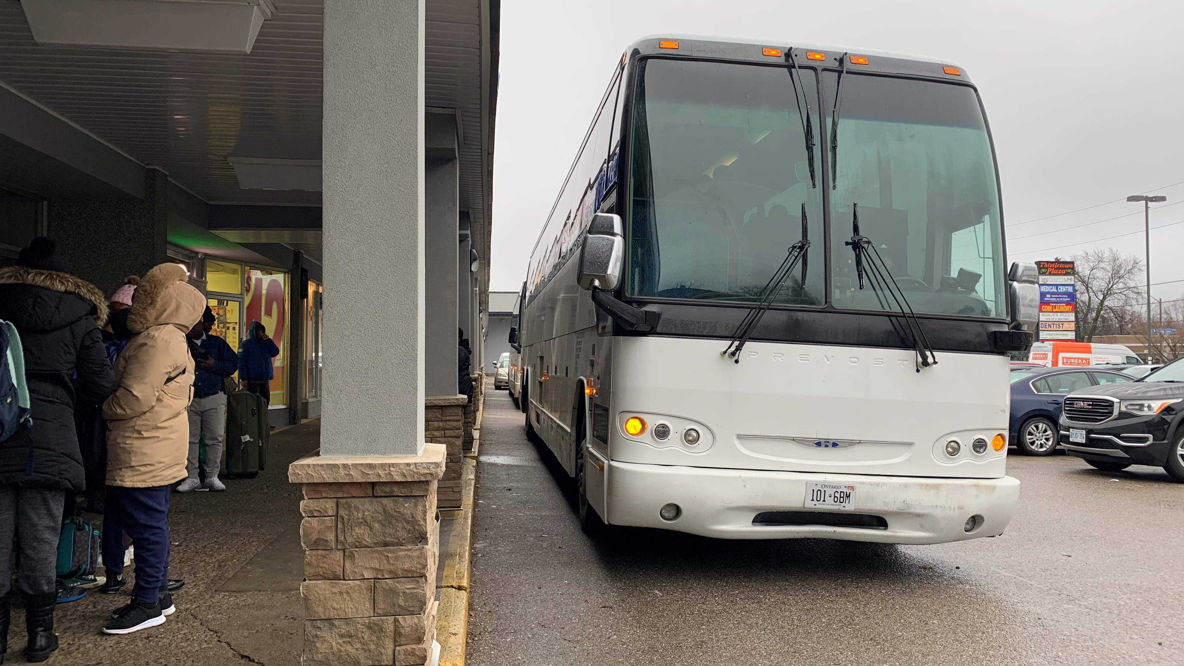 Неотдавна големи групи от африкански търсещи убежище можеха да бъдат