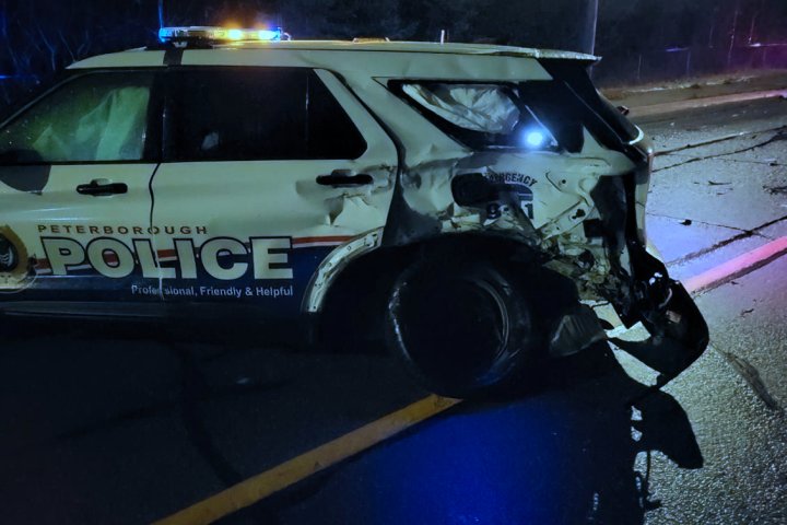 2 Peterborough police officers injured after cruisers ‘deliberately rammed’: chief