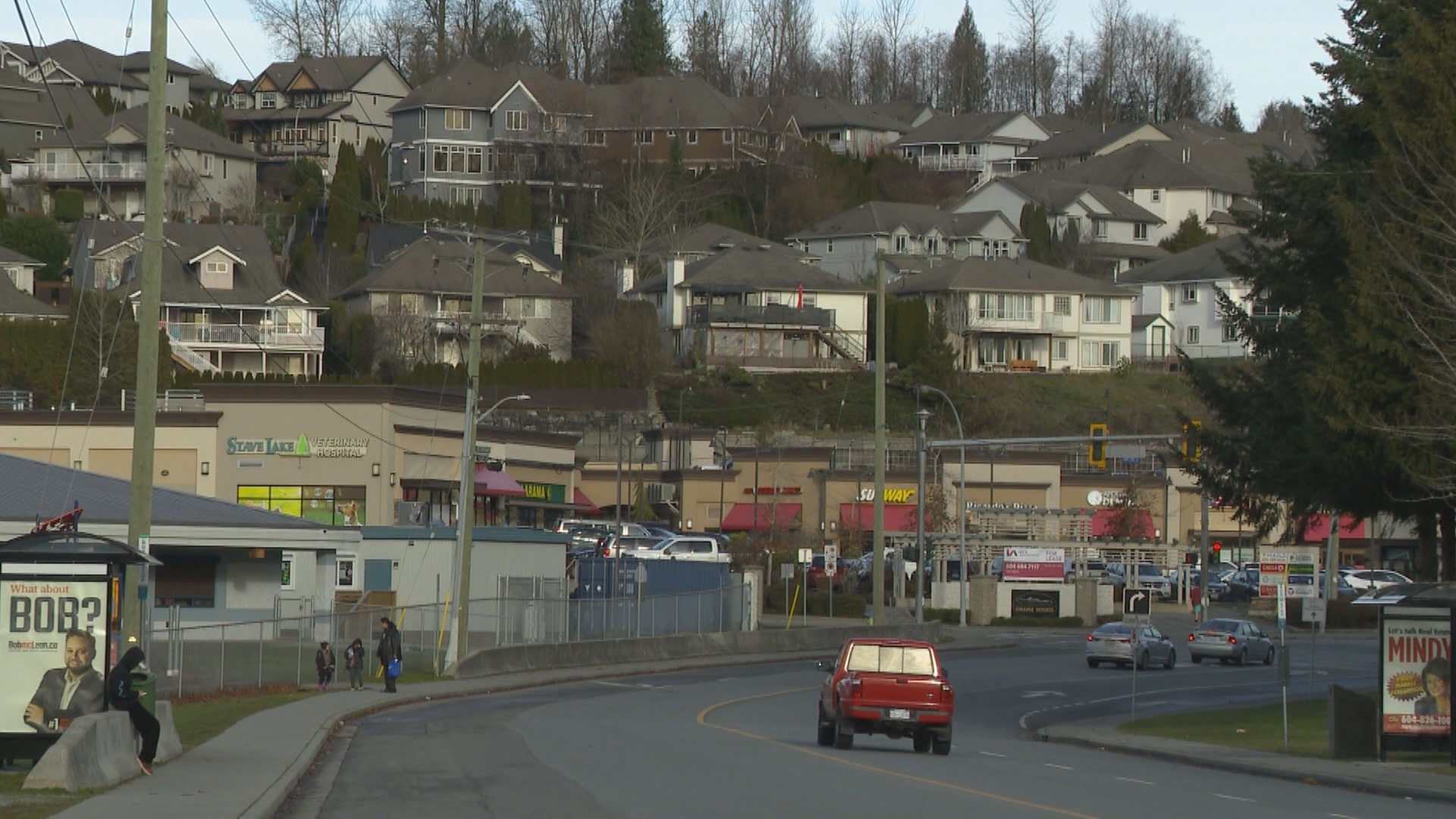 Жителите на мисията които имат вторични апартаменти в своите имоти