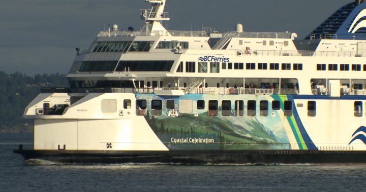 Пътниците на BC Ferries плаващи между Duke Point Нанаймо и
