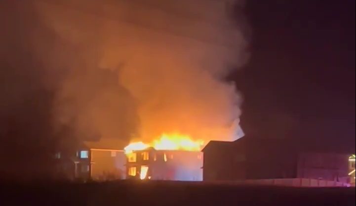 Неотдавнашно престъпление включващо няколко опожарени домове в Едмънтън е част от