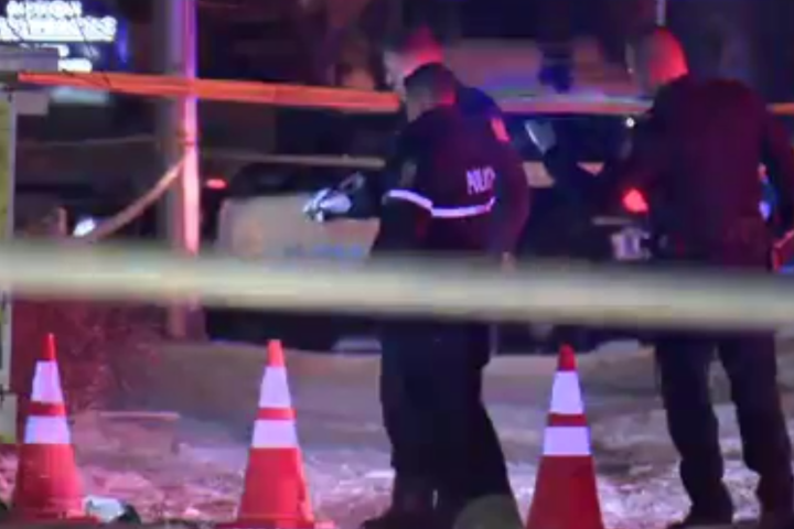 Edmonton police shoot knife-wielding suspect dead along 100th Avenue