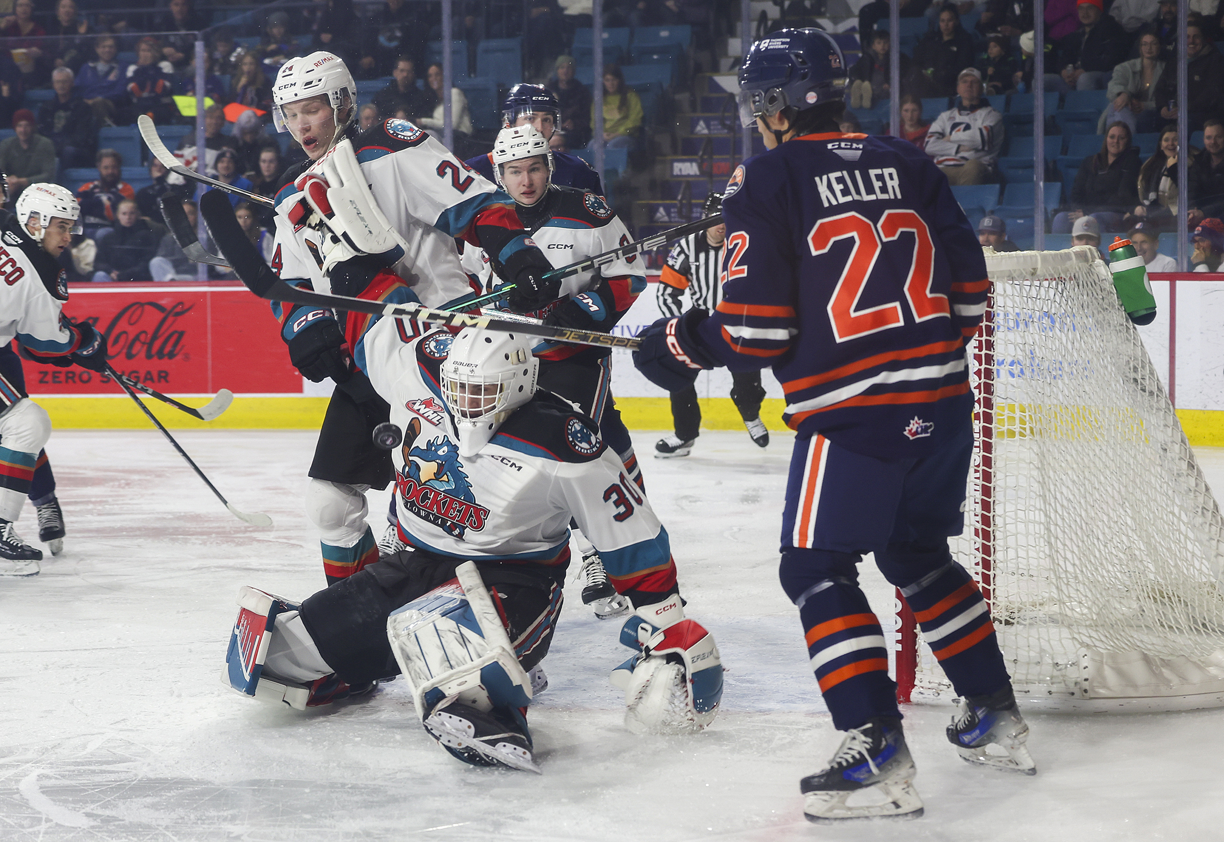 Западната хокейна лига поднови играта в сряда вечер след годишната
