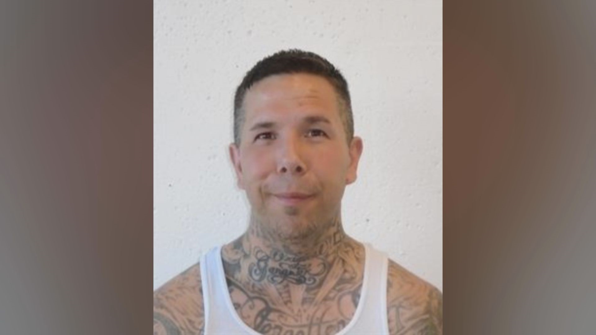 Следователите във Виктория предупреждават обществеността че издирват осъден убиец Джейми Гарт