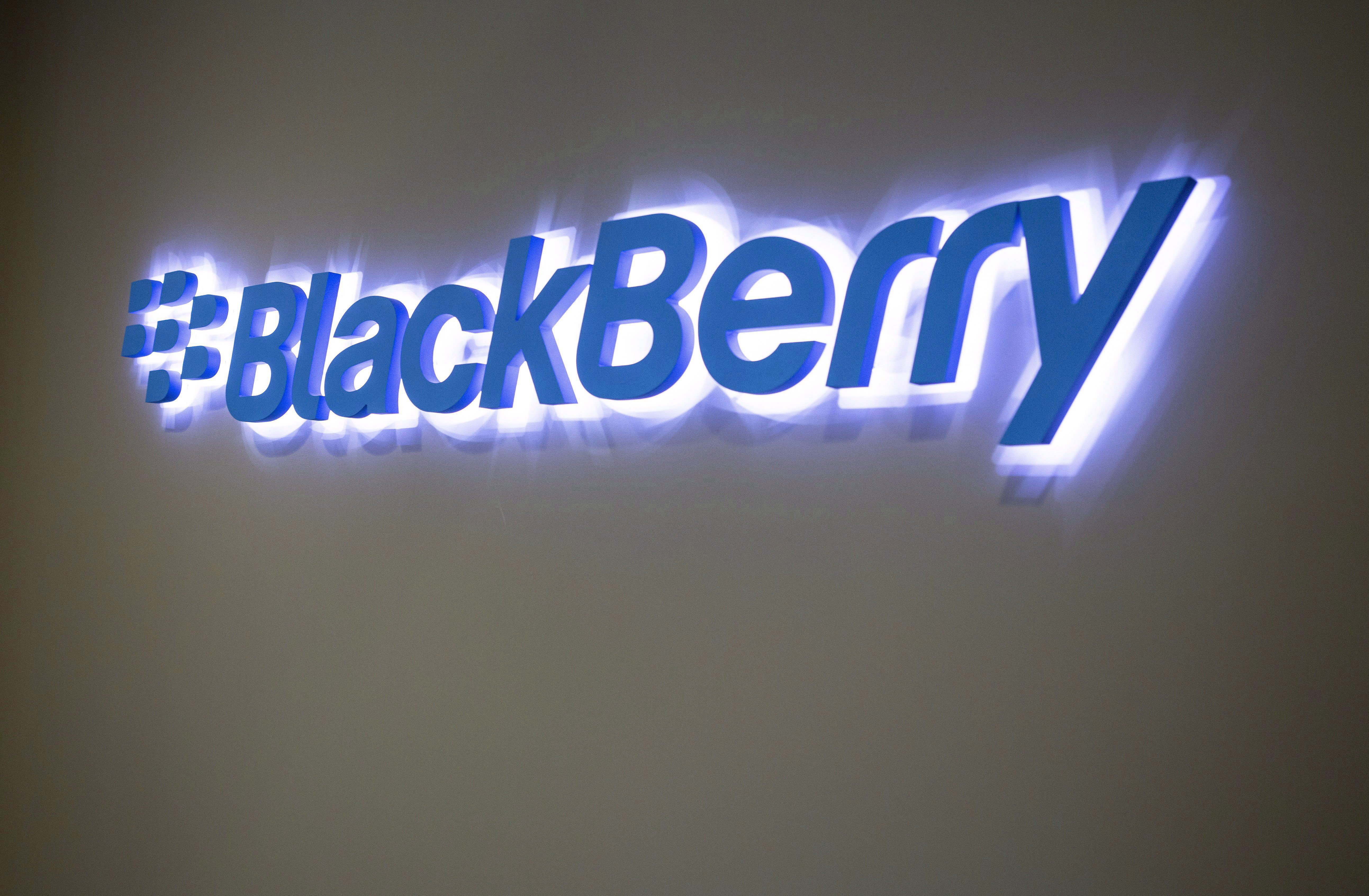Blackberry sees revenue up, but 3rd quarter loss as business split up
