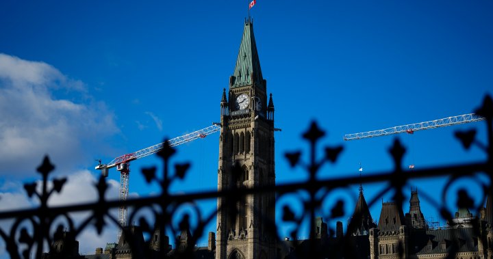 Canadian MPs take Christmas-themed jabs ahead of the holidays