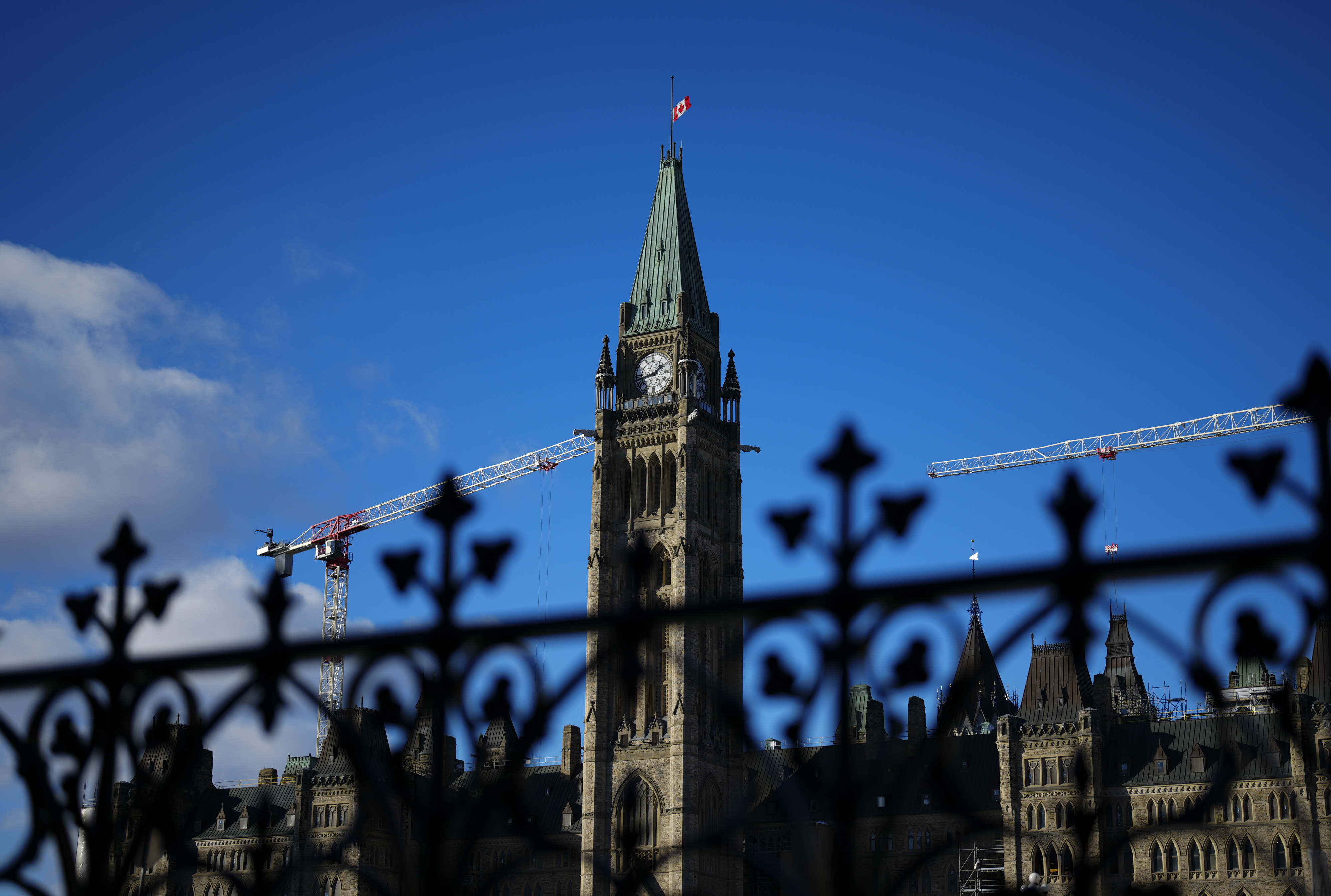 Canadian MPs take Christmas-themed jabs ahead of the holidays