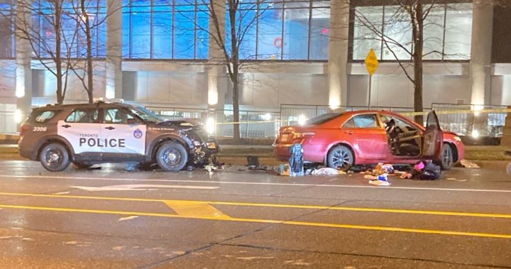 4-ма ранени при сблъсък с полицейски автомобил в Северен Йорк: полицията в Торонто