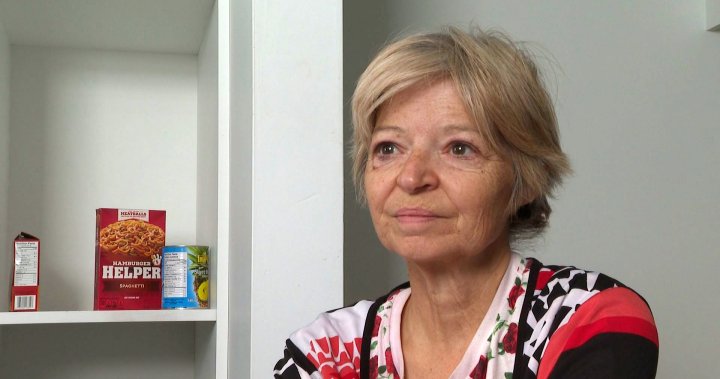 На ръба: Пенсионер, живеещ в преустроено перално помещение, се чувства „пренебрегнат“ на фона на жилищна криза