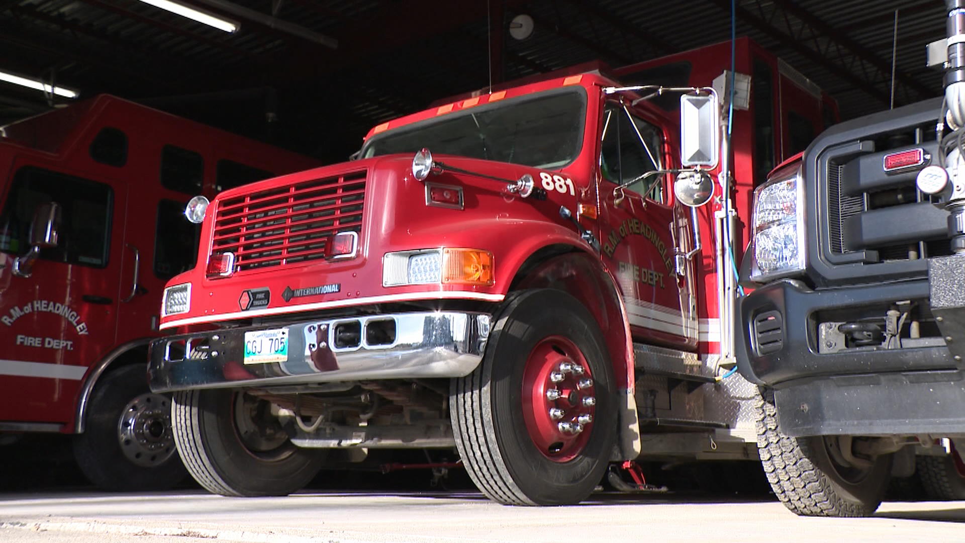 Членове на общността помагат на членове на общността Това е