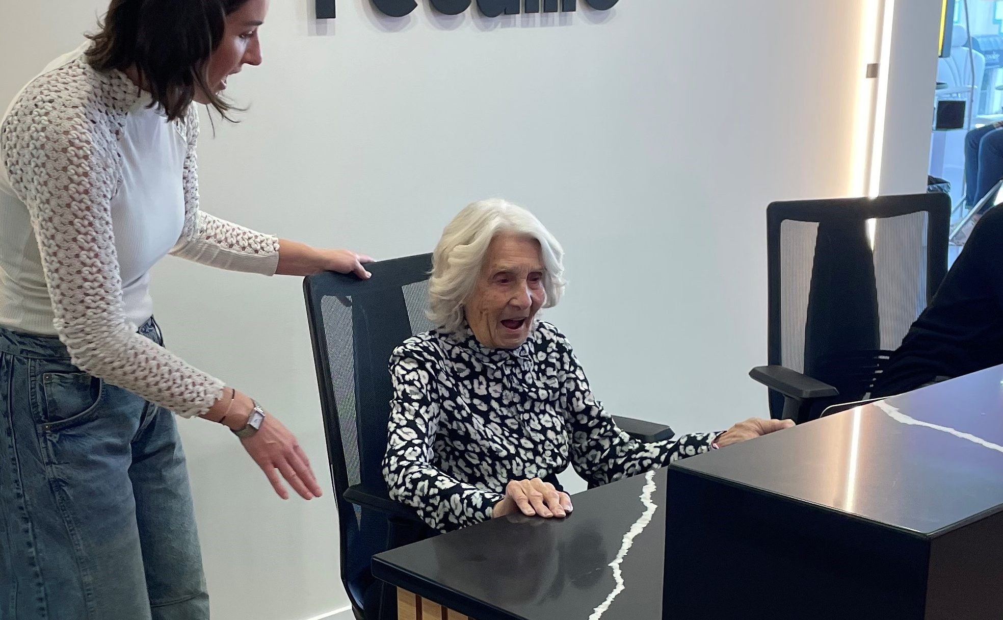 Жизнена 100 годишна жителка на Калгар доказва че никога не е